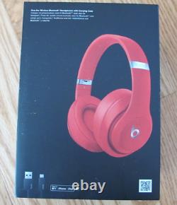 Casque audio sans fil Bluetooth over-ear Beats Studio3 avec réduction de bruit en rouge