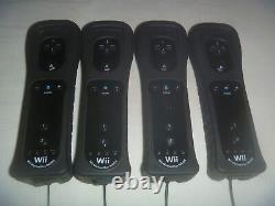 Ensemble de 4 manettes de jeu officielles Nintendo Wii & U avec Motion Plus de couleur noire.